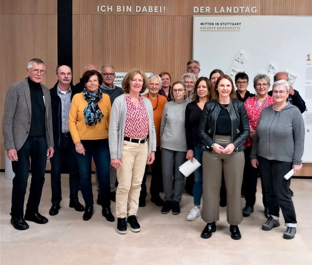 Besuchergruppe der VHS Lahr zu Gast bei Sandra Boser MdL im Landtag von Baden-Württemberg