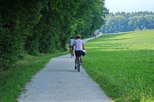 Sandra Boser MdL hat sich für den Lückenschluss des Wolftalradweges eingesetzt – und mit dem Regierungspräsidium eine Lösung gefunden