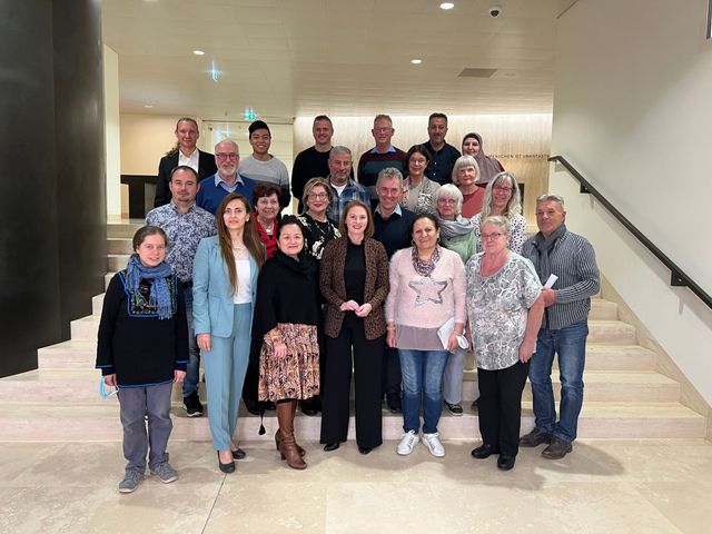 Mitglieder des „Interkulturellen Beirats“ sowie des „Interkulturellen Gartens“ der Stadt Lahr waren auf Einladung von Sandra Boser MdL zu Besuch im Landtag