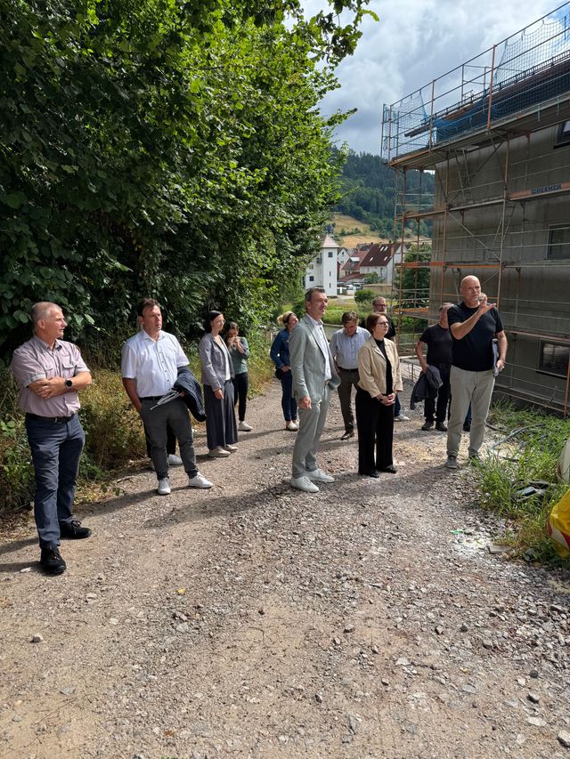 Sandra Boser MdL besuchte die Baustelle der Herlinsbachschule