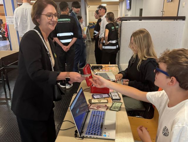 Sandra Boser MdL als „Staatsgast“ beim Projekt Schule als Staat am Robert-Gerwig-Gymnasium