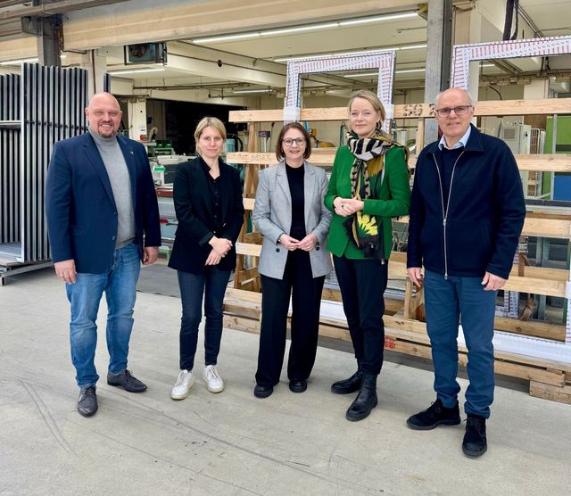 Grünen-Abgeordnete informieren sich bei Haser GmbH über nachhaltige Produktion