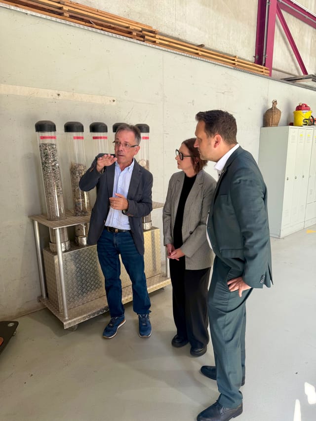 Aus Abfall wird Rohstoff: Grüne Landtagsabgeordnete informieren sich bei der ZAK-Anlage in Ringsheim zum Thema Kreislaufwirtschaft